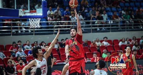 PBA 2K16 San Miguel Beermen vs. Barangay Ginebra .